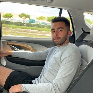 Meet your Posher, Carlos